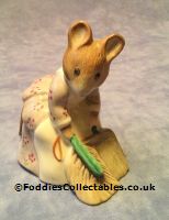 Royal Albert Beatrix Potter Hunca Munca Sweeping quality figurine